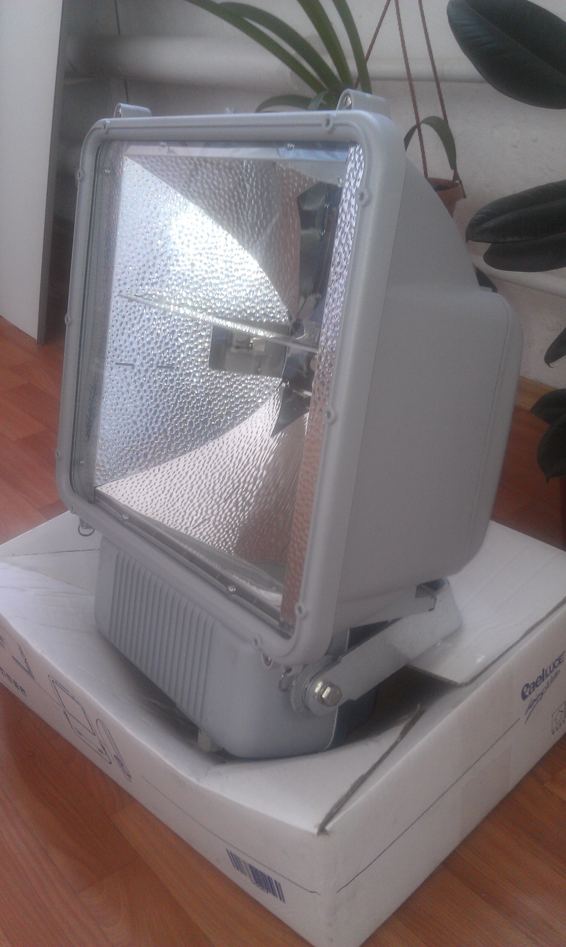 70501 LM 1000W (HQI-TS) корпус прожектора Fael luce