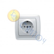 90561042 Розетка 1скр. с з/к и з/ш белая CARMEN Vi-Ko
