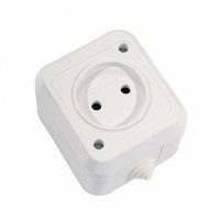 18306 Розетка без заземлення IP44 Біла Makel