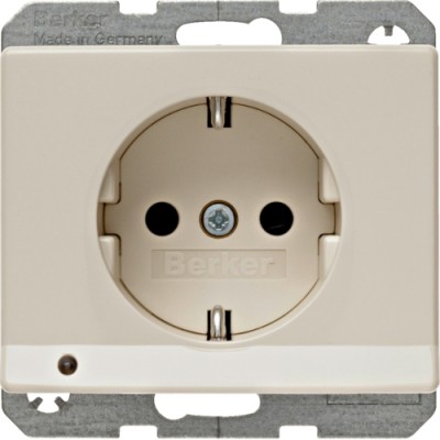 Розетка Berker с з/к з защ.от детей з LED-подсветкой, белая, 16А/250В ARSYS (41090002)