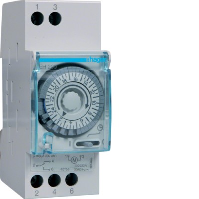 Таймер аналоговий Hager добовий 110-230В/16А 1 перекл.контакт, без резерву ходу (EH209)